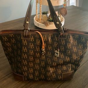 Dooney & Bourke